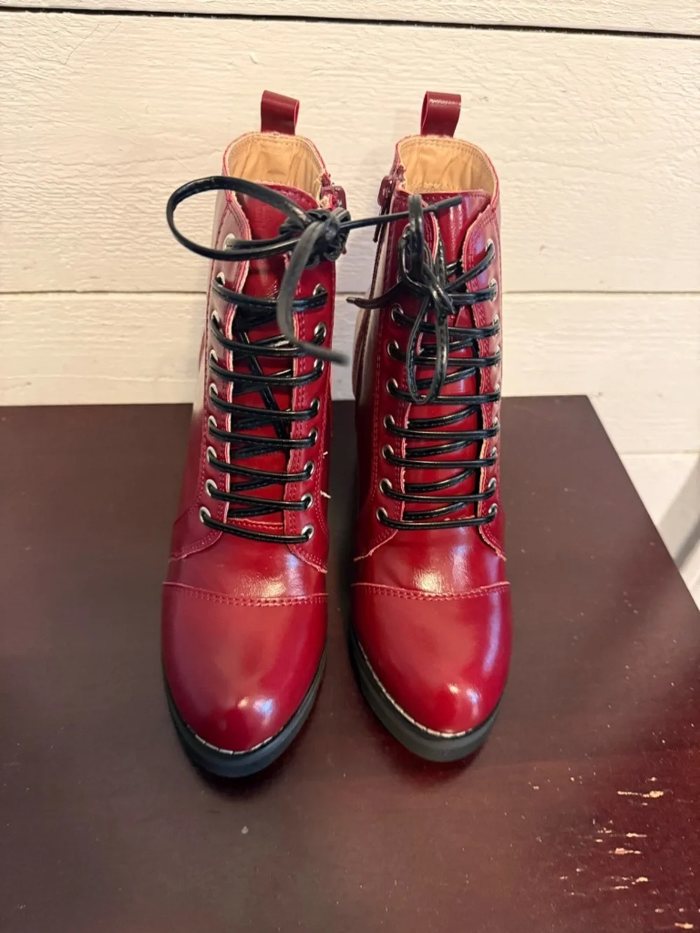 NIB Chase + Chloe Red Lace-Up Ankle Boots ❤️ Block Heel Combat Style Size 5.5